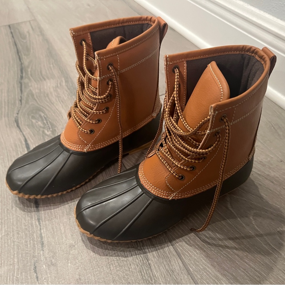 Merona Tan and Black Winter Duck Rain Boots Waterproof Design Target NWOT